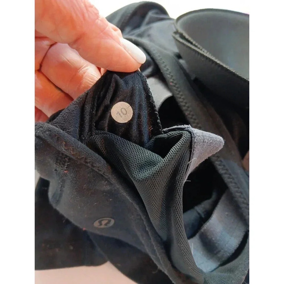 LULULEMON Black Racerback Active Athletic Gym Lounge Wear Top SZ 10 - Picture 3 of 13